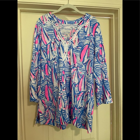 Lilly Pulitzer Tops - Lilly Pulitzer EUC Kaia Knit tunic/size Large